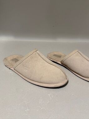 Ugg (Women's size 11)